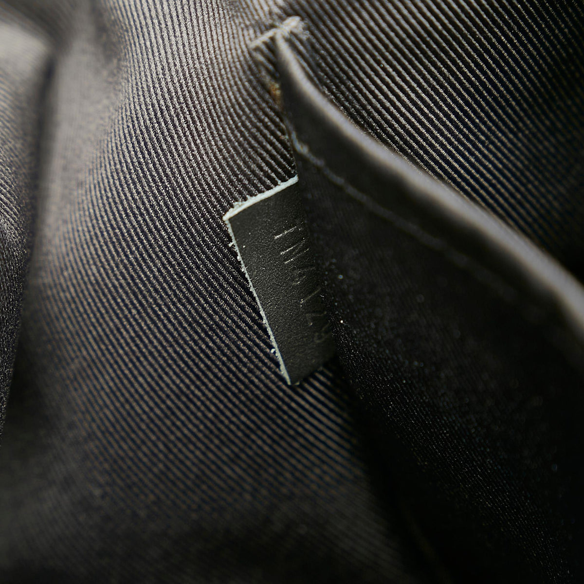 Louis Vuitton Damier Infini Discovery Pochette - photo 8