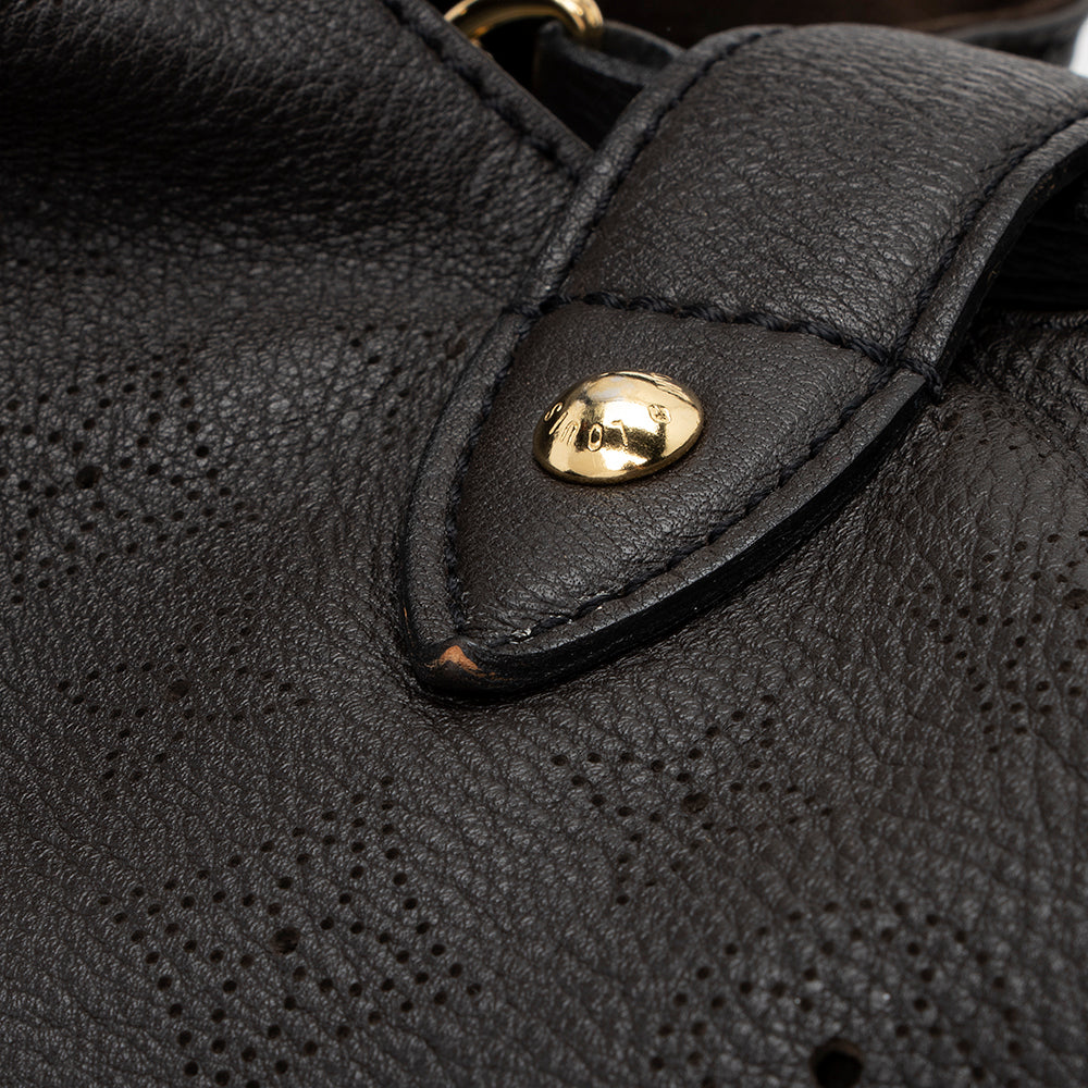Louis Vuitton Mahina Leather L Hobo - photo 10