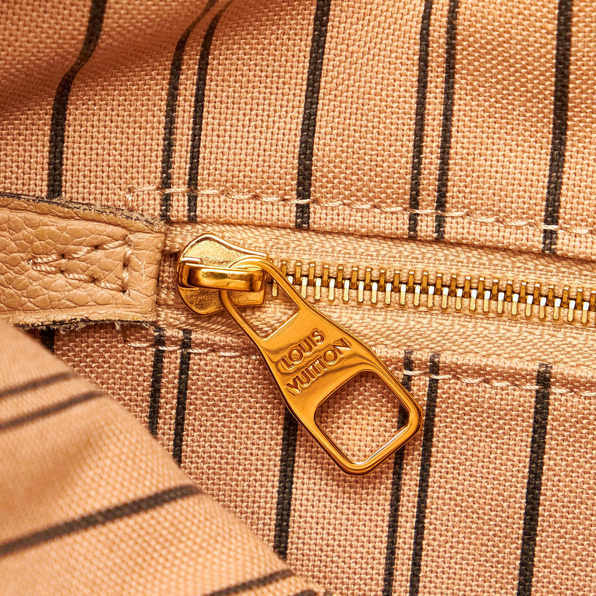 Louis Vuitton Monogram Empreinte Bagatelle - photo 9