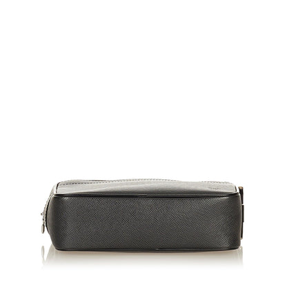 Louis Vuitton Taiga Kaluga Clutch Bag - photo 4