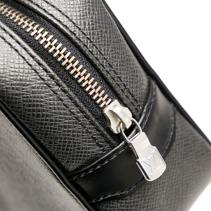 Louis Vuitton Taiga Kaluga Clutch Bag - image 9