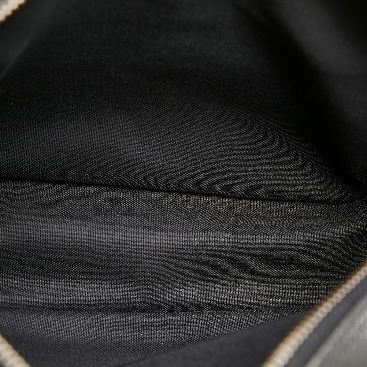 Louis Vuitton Taiga Kaluga Clutch Bag - photo 6