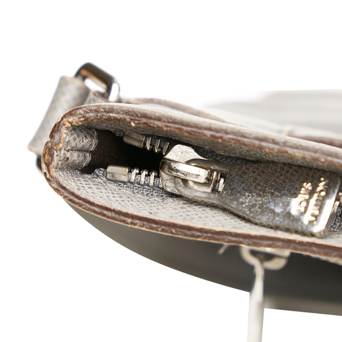 Louis Vuitton Taiga Sasha - image 9