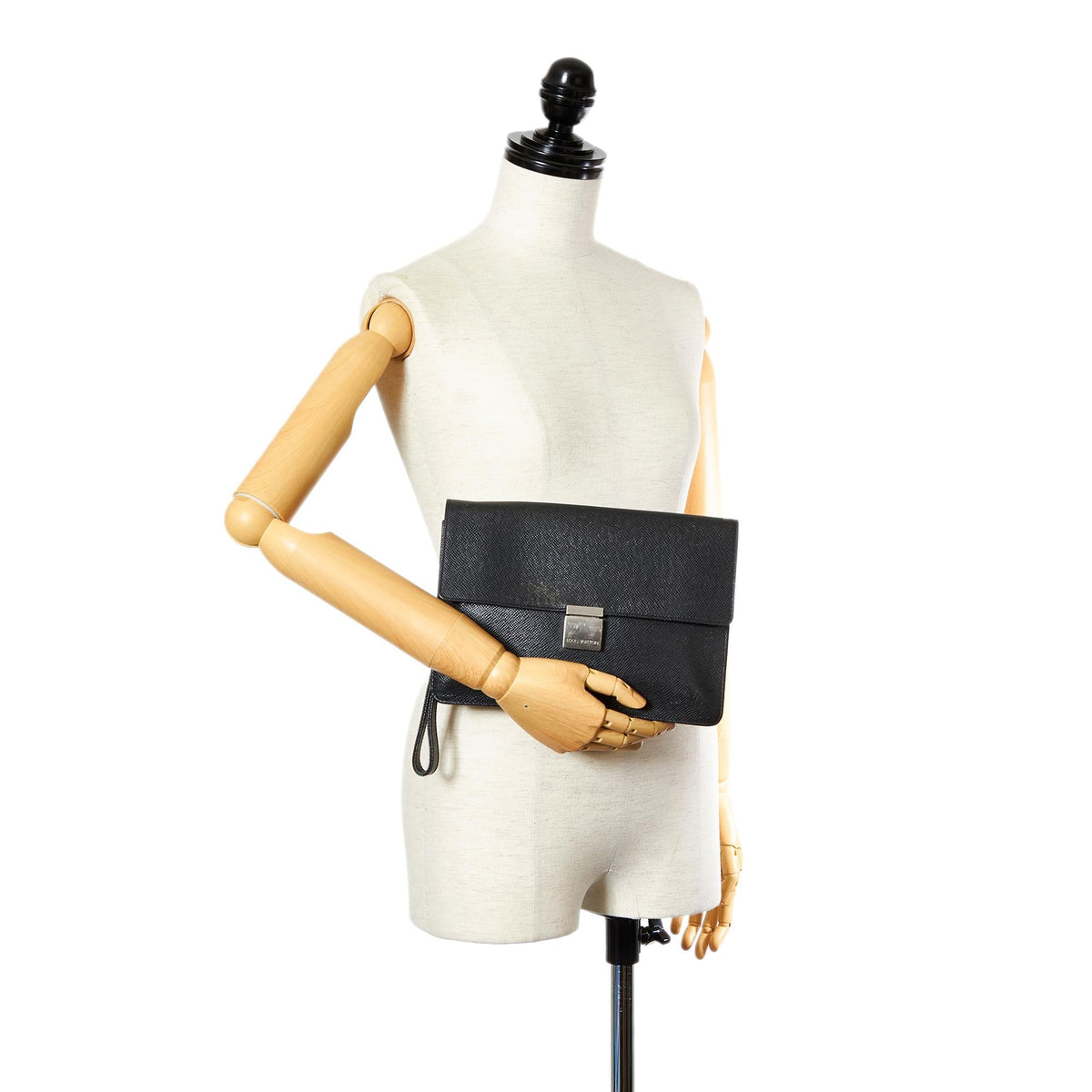Louis Vuitton Taiga Selenga - image 5