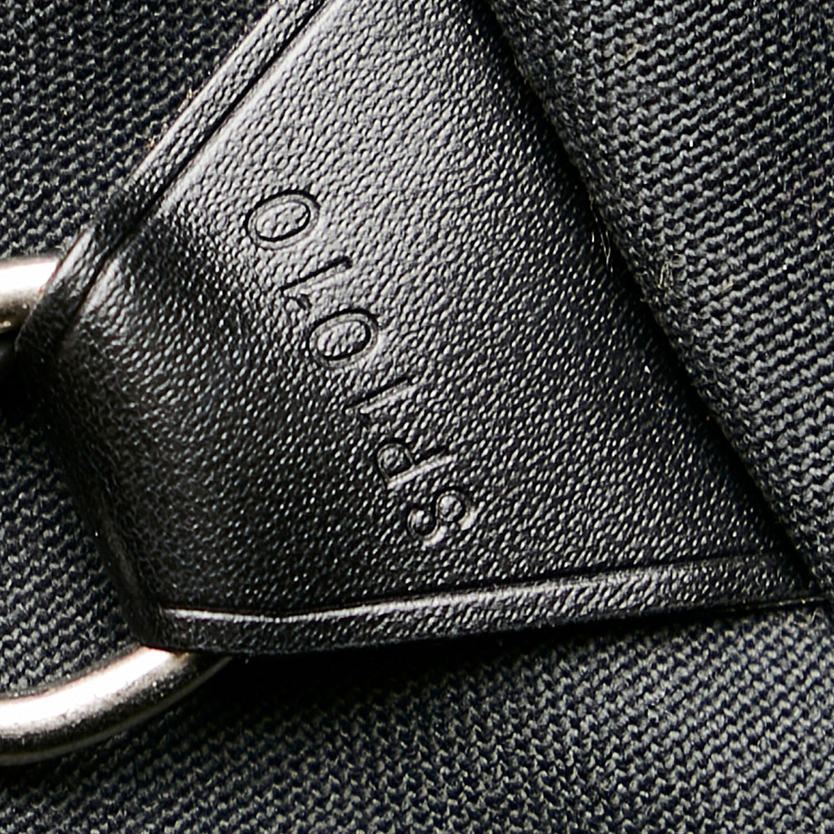 Louis Vuitton Taiga Yaranga - image 8