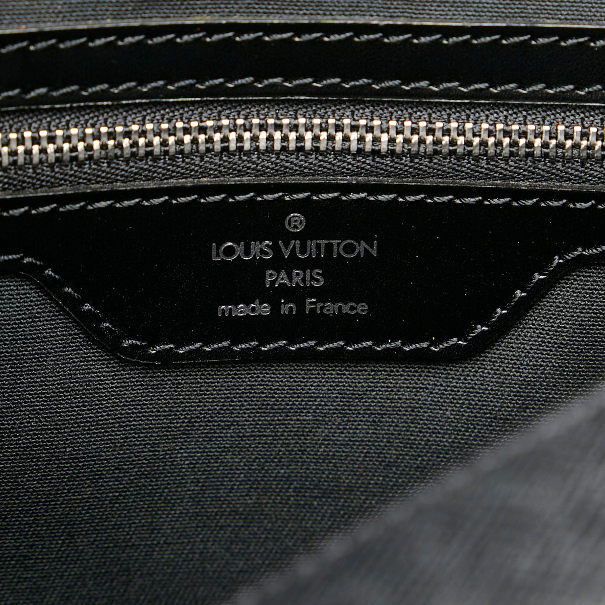 Louis Vuitton Taiga Yaranga - image 7