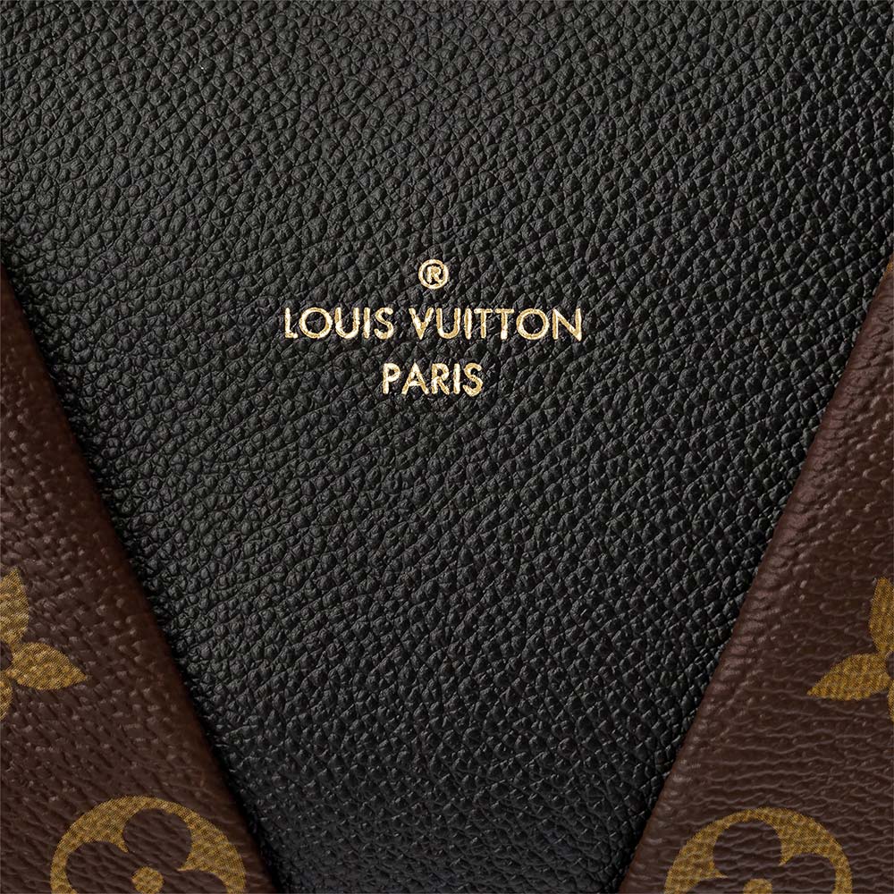 Louis Vuitton V Tote MM Bag - photo 5