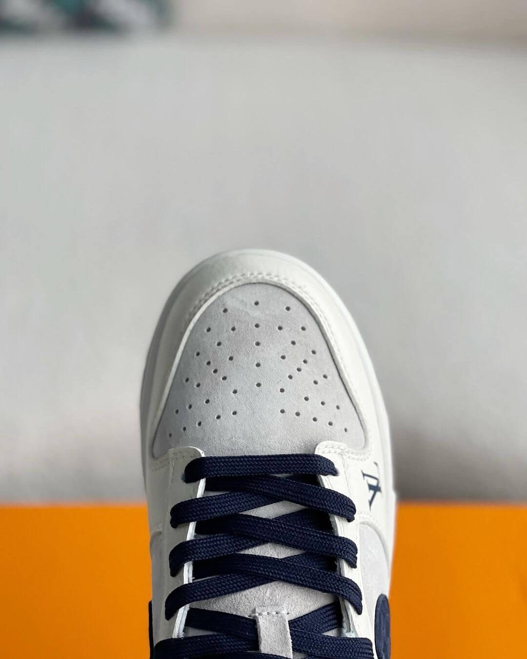 Nike SB Dunk Low x Louis Vuitton Sneaker - image 3
