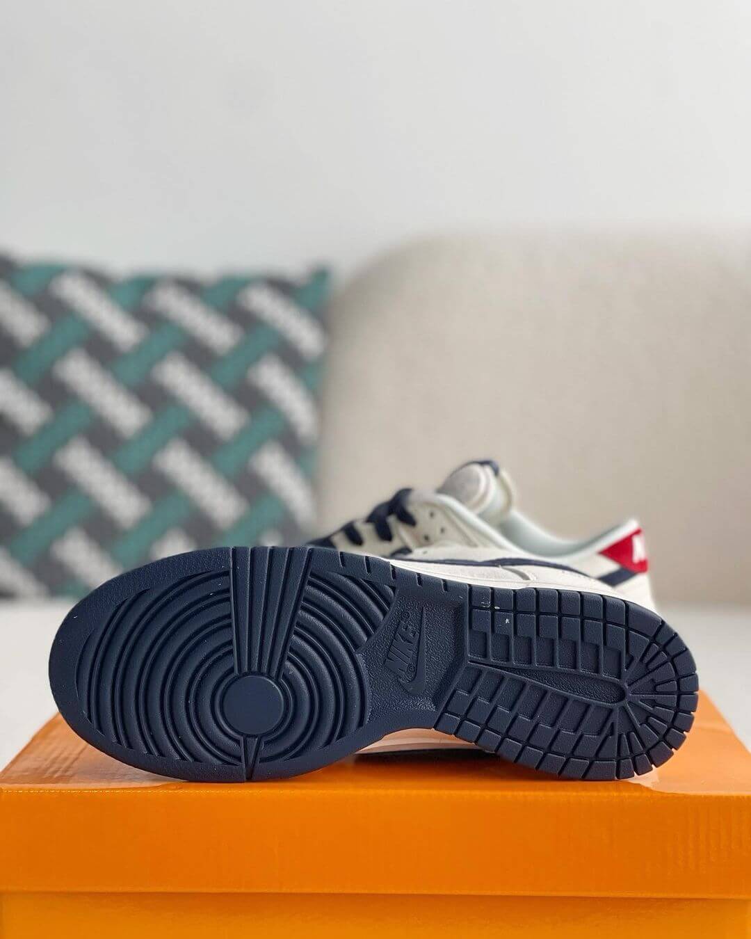 Nike SB Dunk Low x Louis Vuitton Sneaker - image 5
