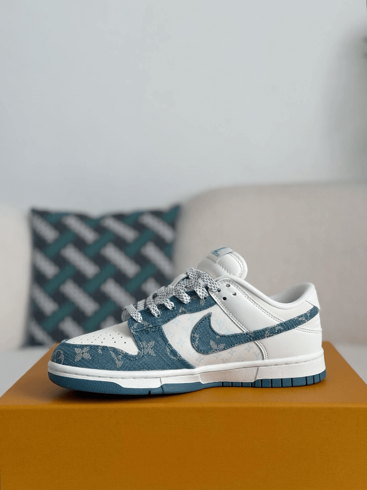 Louis Vuitton x Nike SB Dunk Low White Blue Monogram Denim - image 4