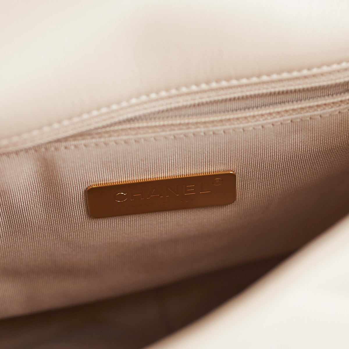 Chanel 19 Small Beige Crossbody Bag - photo 6