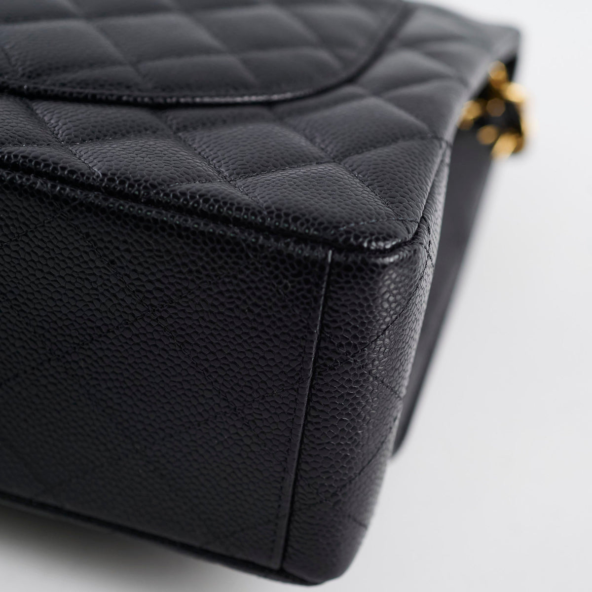 Chanel Maxi Classic Double Flap Black Caviar 2022 - photo 20