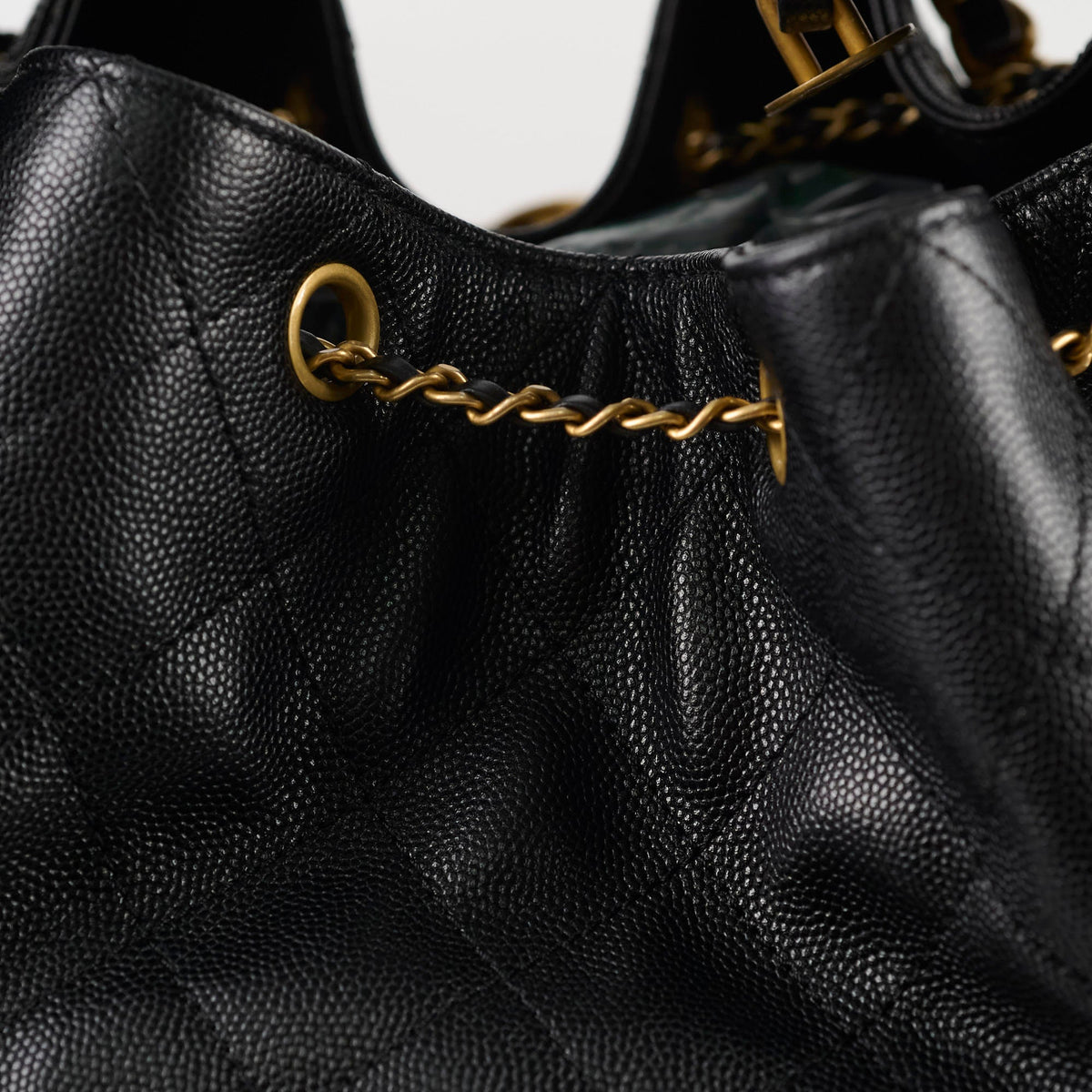 Chanel 25 Caviar Large Black Microchip - photo 5