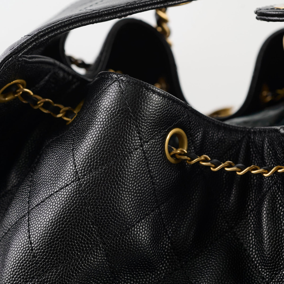 Chanel 25 Caviar Large Black Microchip - photo 6