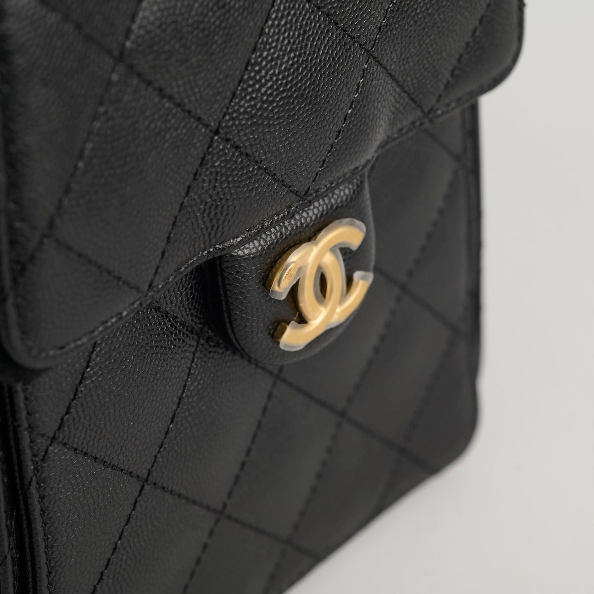 Chanel 25 Caviar Large Black Microchip - photo 9