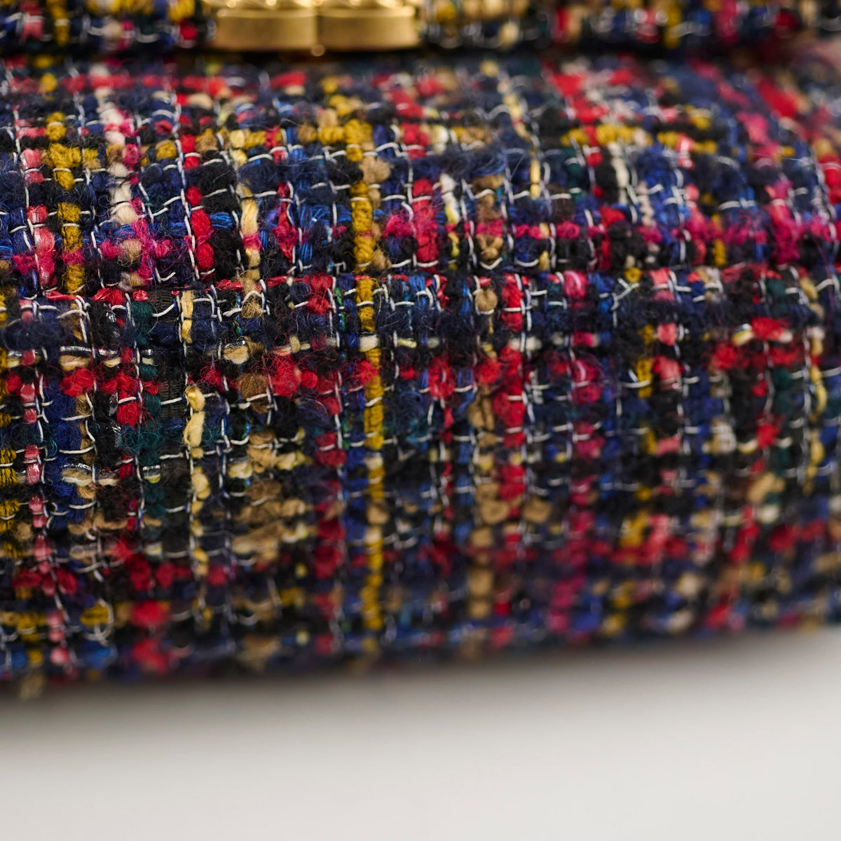 Chanel 19 Tweed Small Multicolor Microchip - photo 10