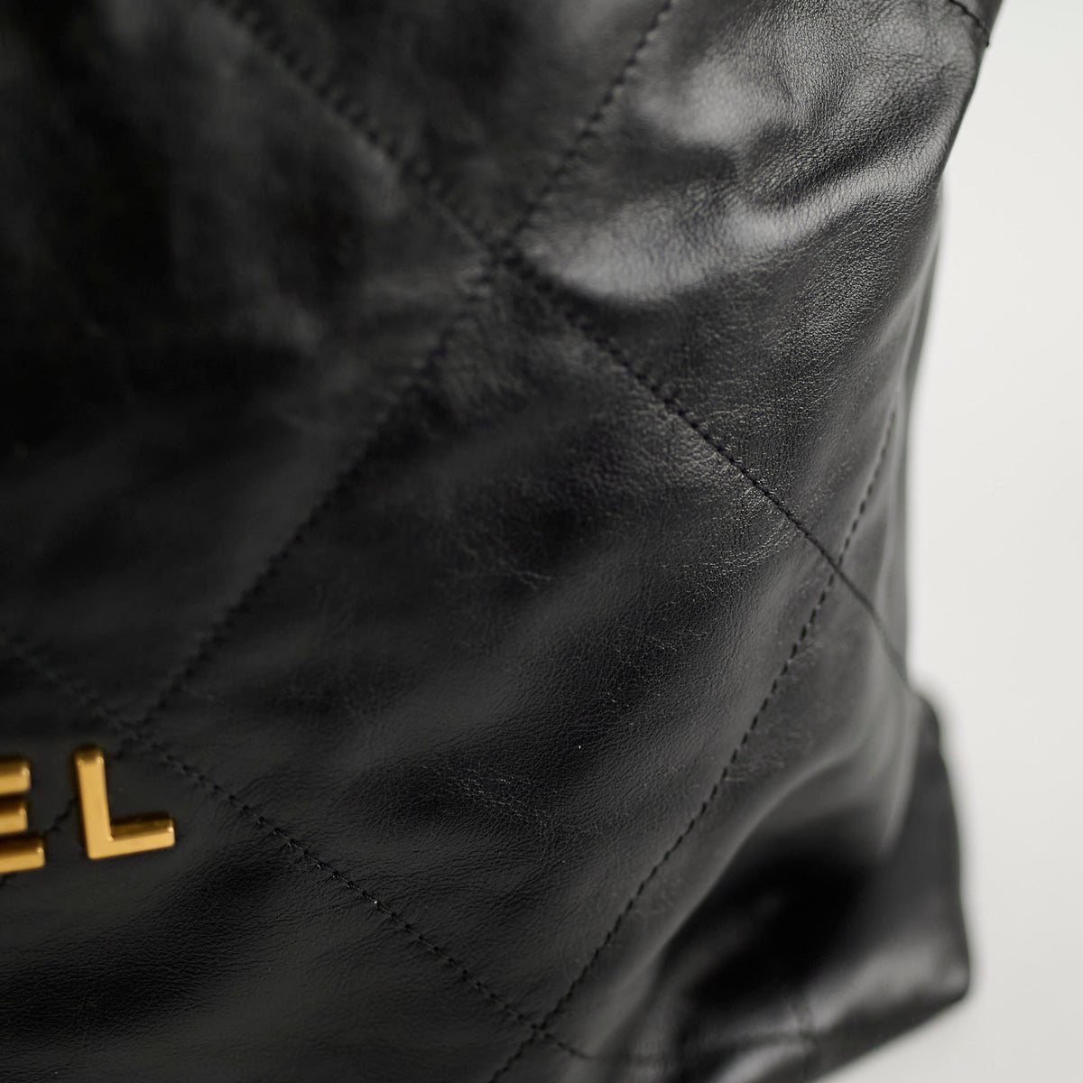 Chanel 22 Calfskin Large GHW Black Microchip - photo 9