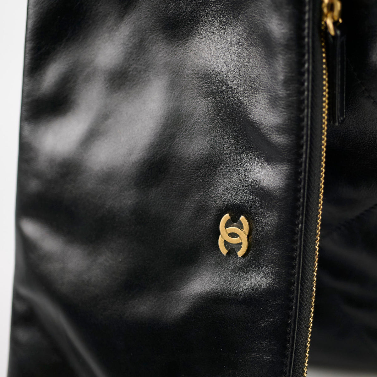 Chanel 22 Calfskin Large GHW Black Microchip - photo 11