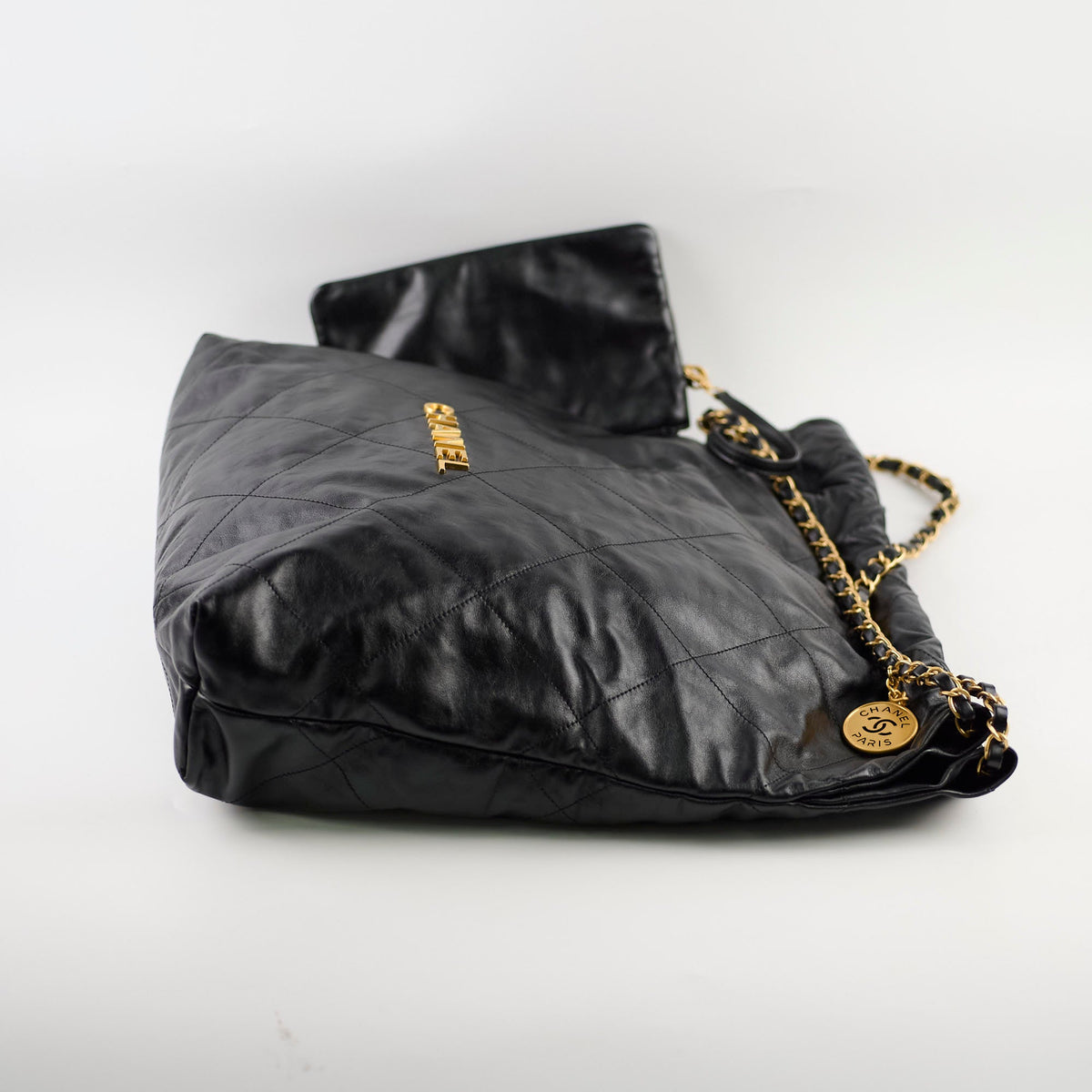 Chanel 22 Calfskin Large GHW Black Microchip - photo 4
