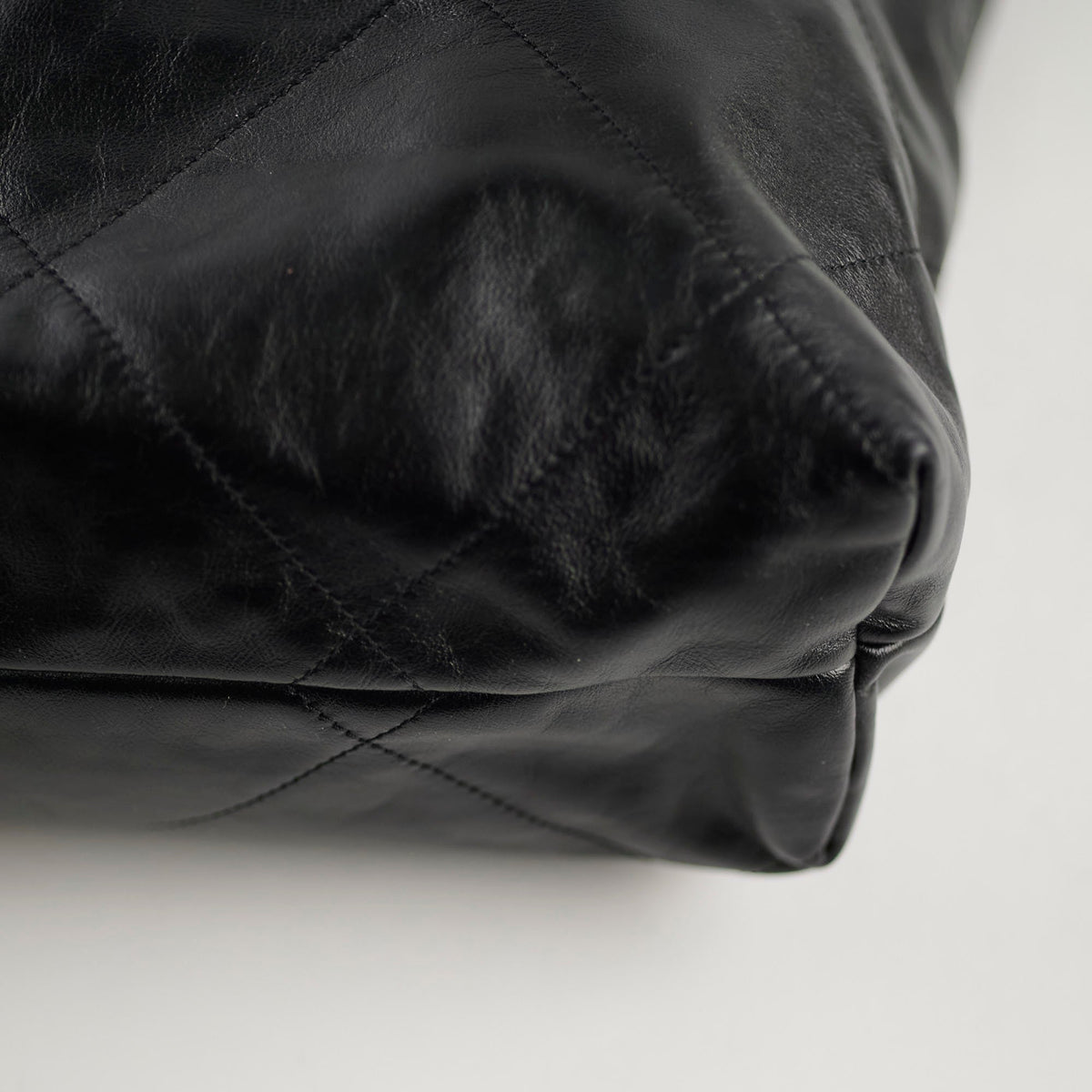 Chanel 22 Calfskin Large GHW Black Microchip - photo 19