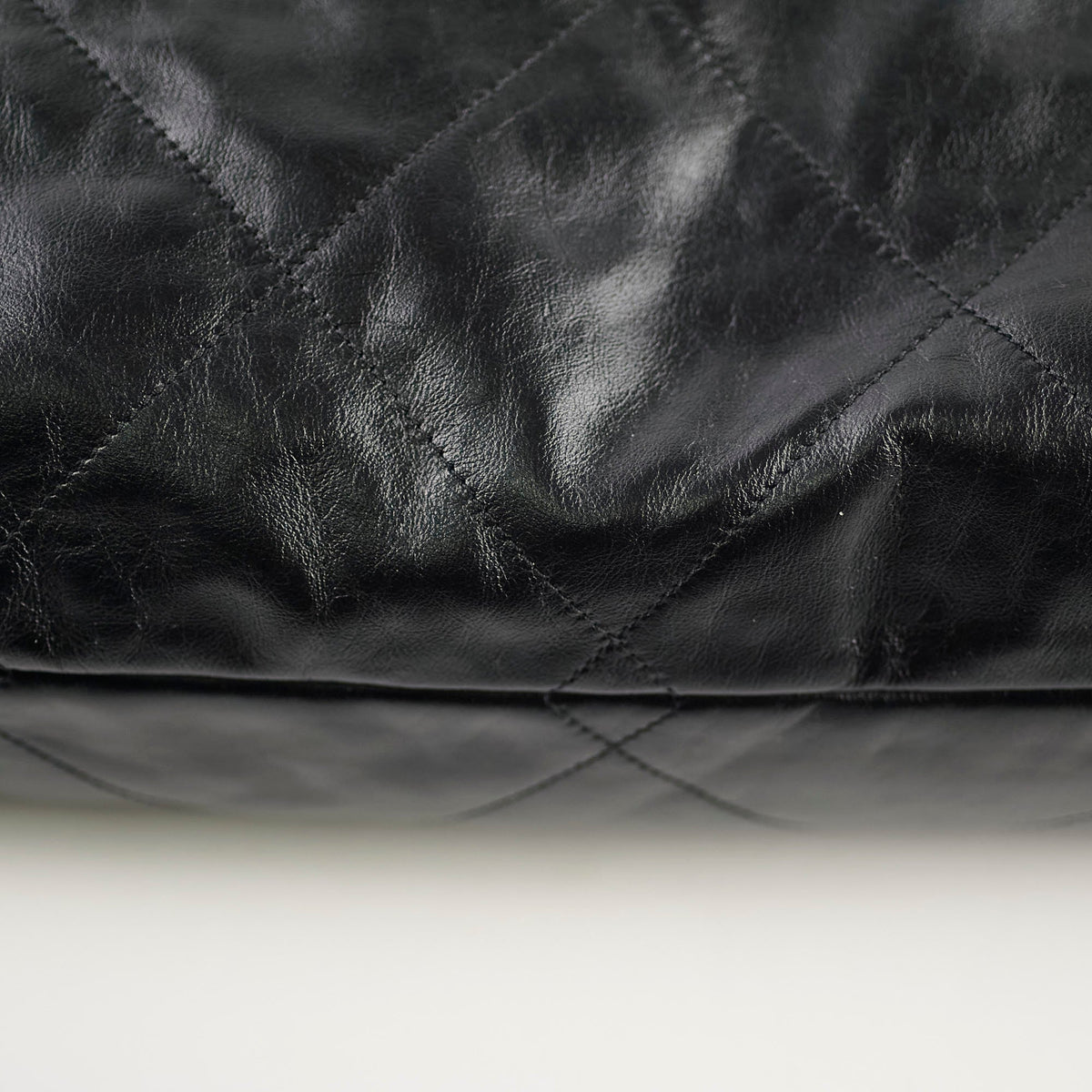 Chanel 22 Calfskin Large GHW Black Microchip - photo 18