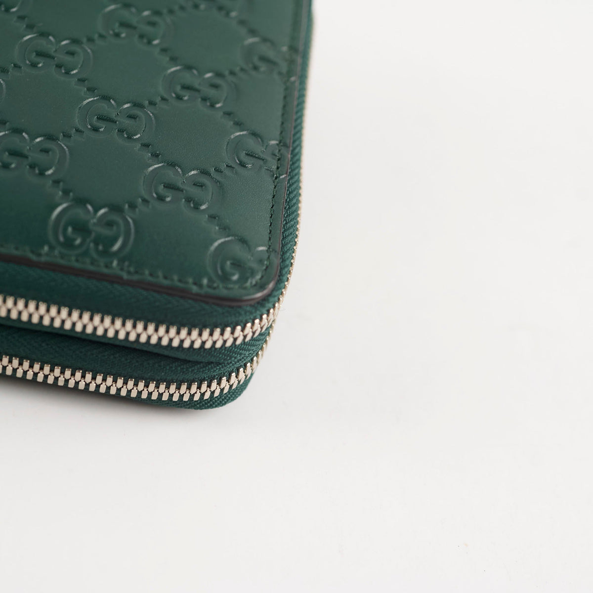 Gucci Guccissima Leather Travel Wallet Green - photo 17