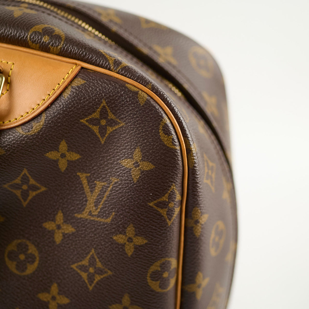 Louis Vuitton Deauville Monogram Bag - photo 6