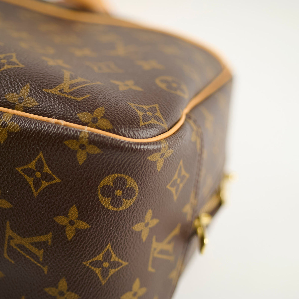 Louis Vuitton Deauville Monogram Bag - photo 8