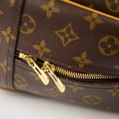 Louis Vuitton Deauville Monogram Bag - photo 11