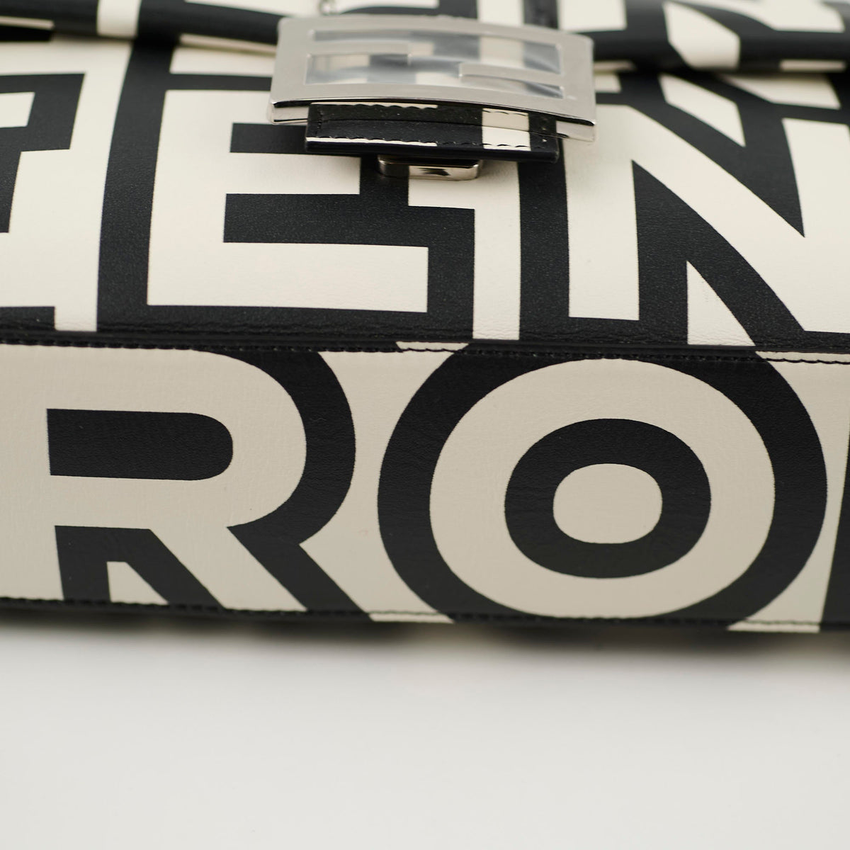 Fendi x Marc Jacobs Baguette Black/White - photo 13