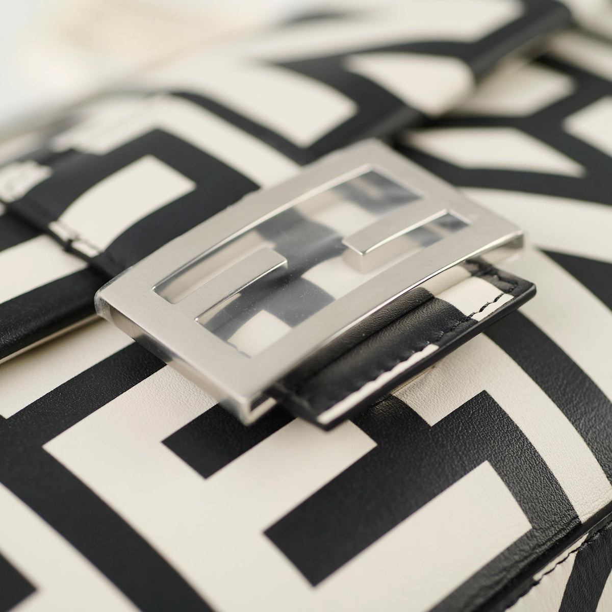 Fendi x Marc Jacobs Baguette Black/White - photo 16