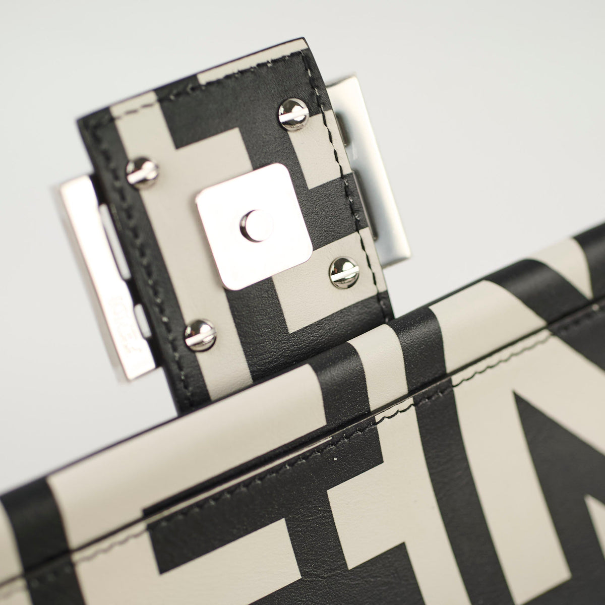 Fendi x Marc Jacobs Baguette Black/White - photo 10