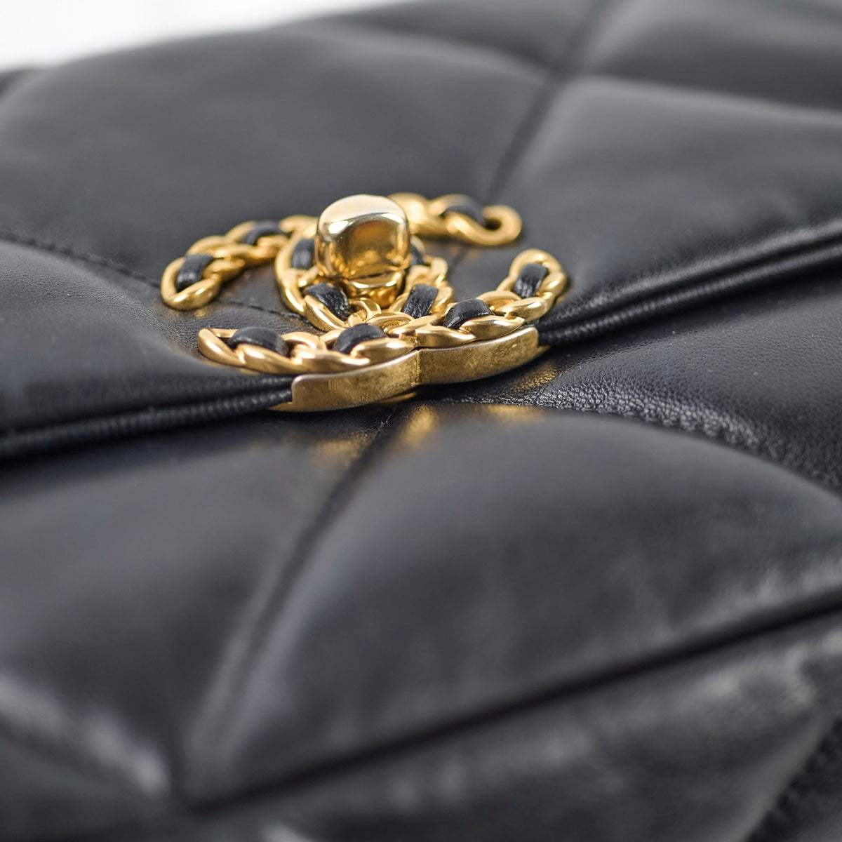 Chanel 19 Small Lambskin Black - photo 12