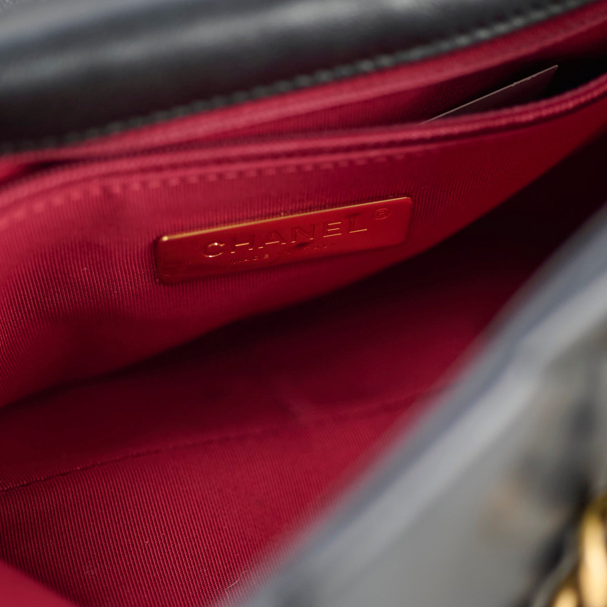 Chanel 19 Small Lambskin Black - photo 8