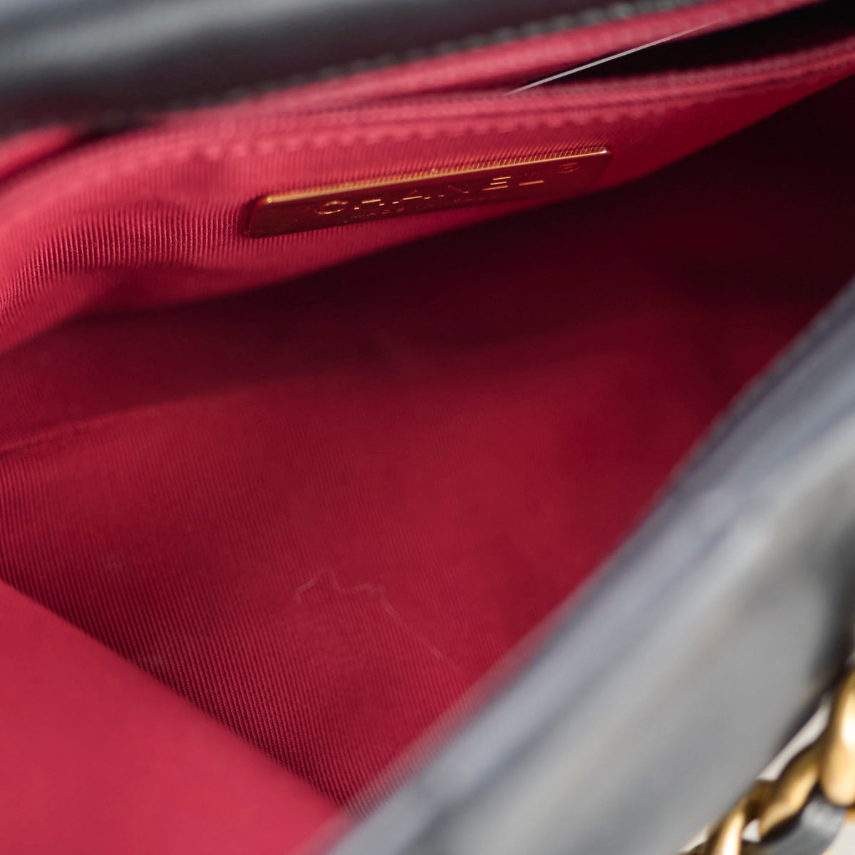 Chanel 19 Small Lambskin Black - photo 7