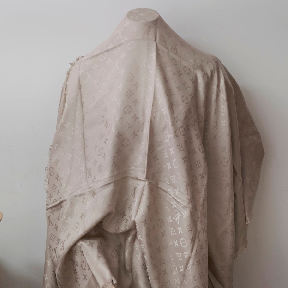 Louis Vuitton Chale Monogram Silk Shawl Beige - photo 2