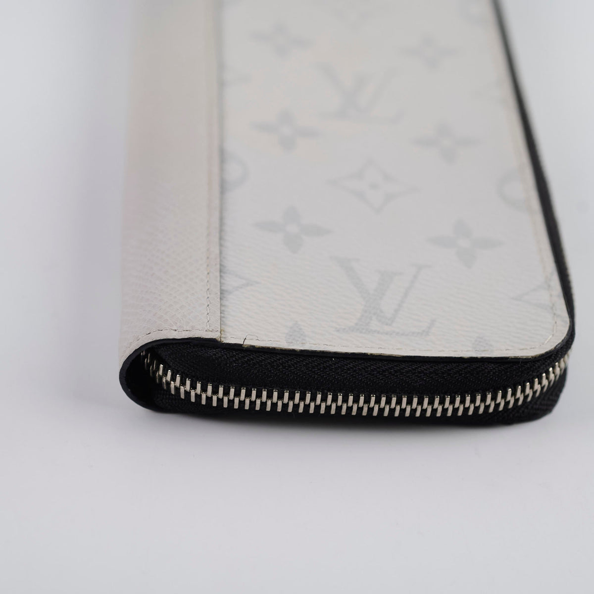 Louis Vuitton Taigarama Zippy Wallet White - photo 8