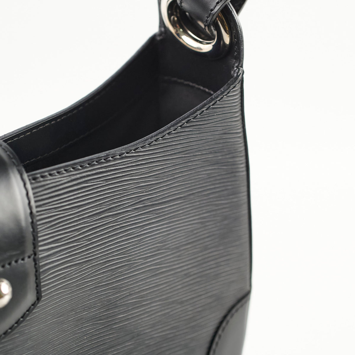 Louis Vuitton Musette Bagatelle Epi Black - photo 7