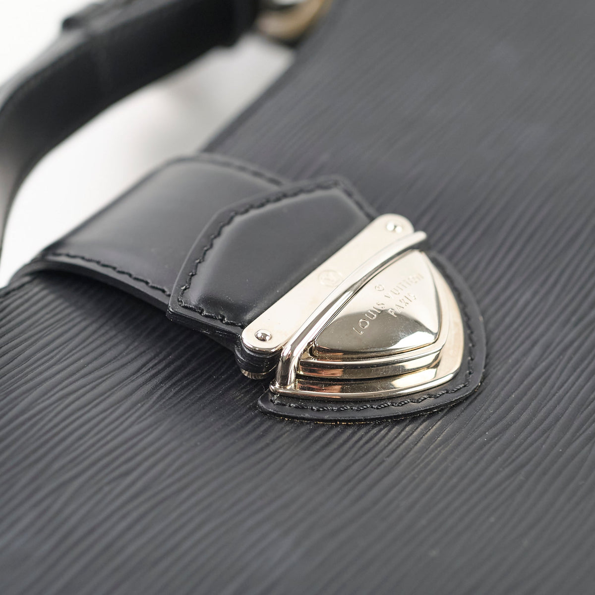 Louis Vuitton Musette Bagatelle Epi Black - photo 13