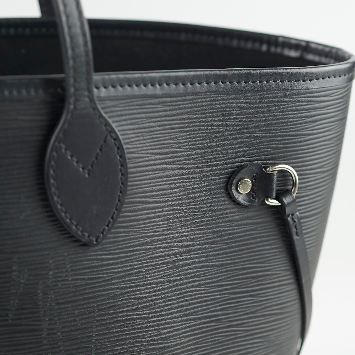 Louis Vuitton Epi Neverfull MM Black - photo 11