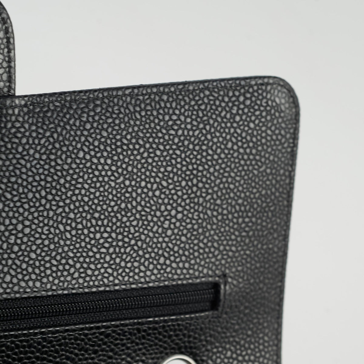Chanel Medium/Large Caviar Classic Flap Black 2021 - photo 6