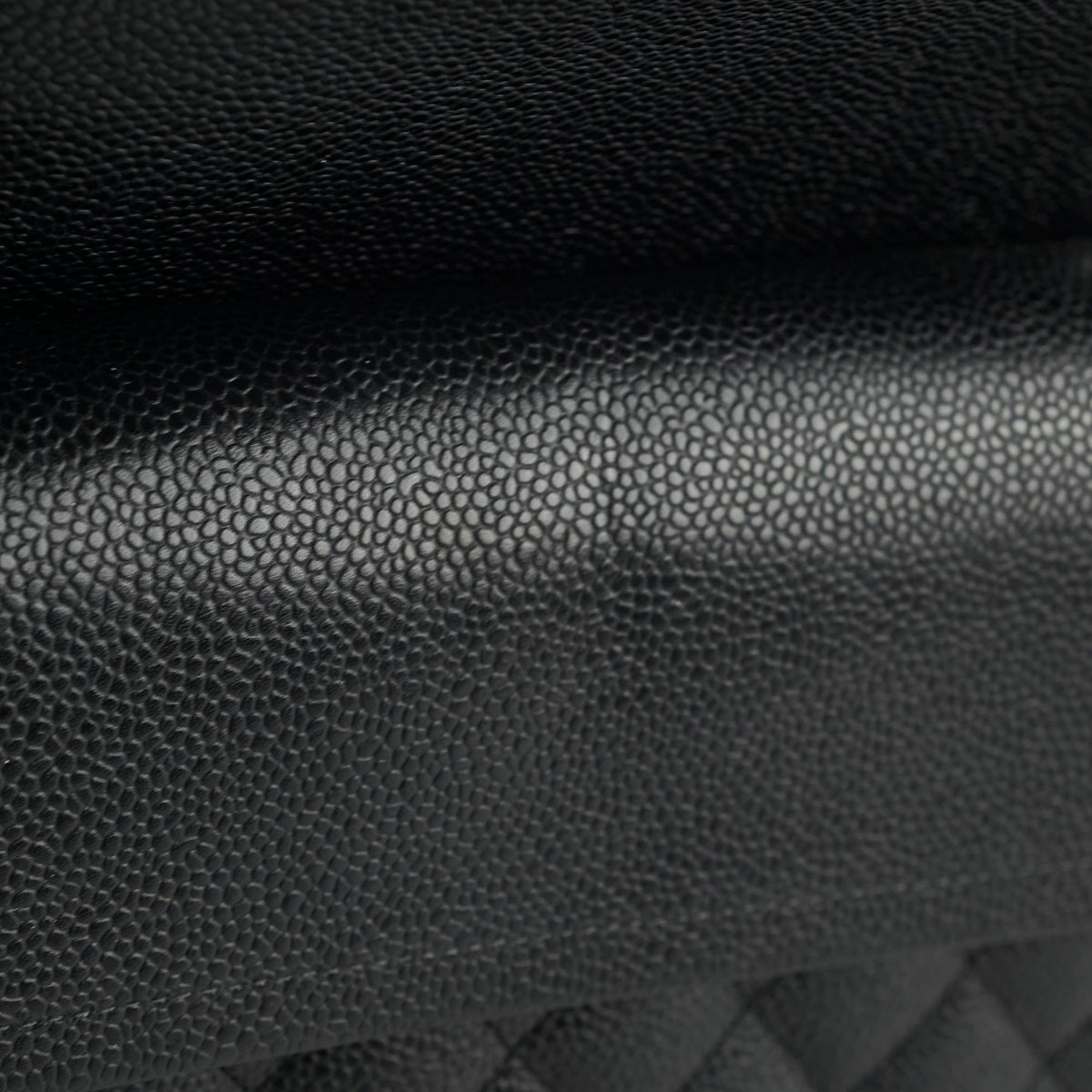 Chanel Medium/Large Caviar Classic Flap Black 2021 - photo 8