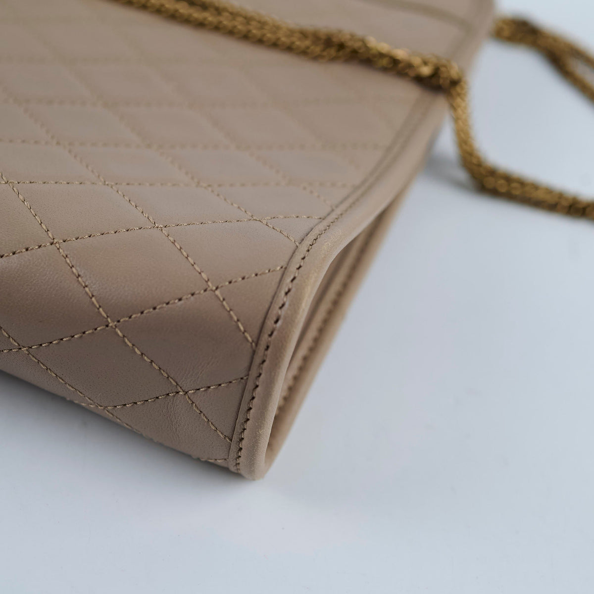 Saint Laurent Clutch With Chain Beige - photo 10