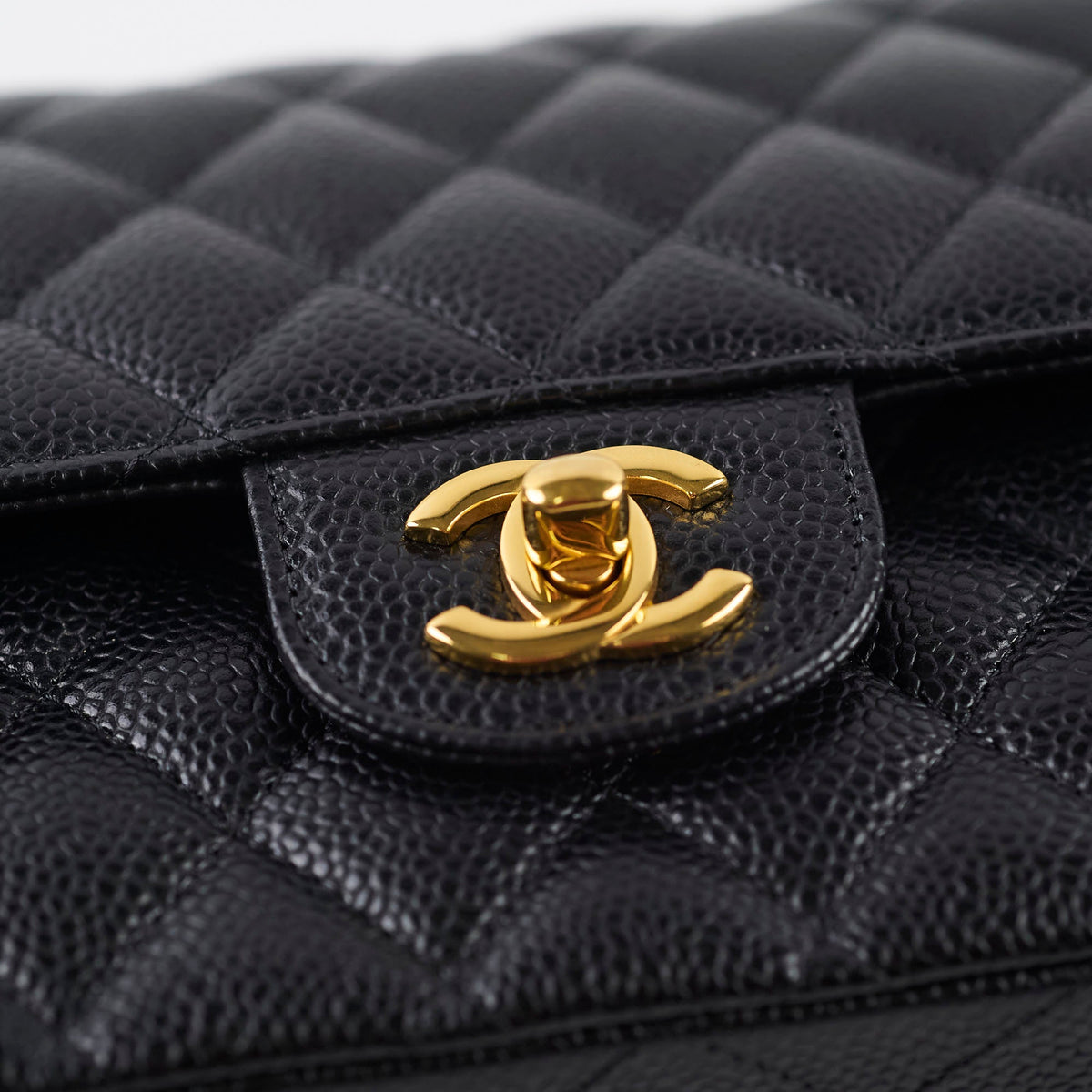 Chanel Caviar Medium Medium/Large Classic Flap GHW Microchip - photo 14