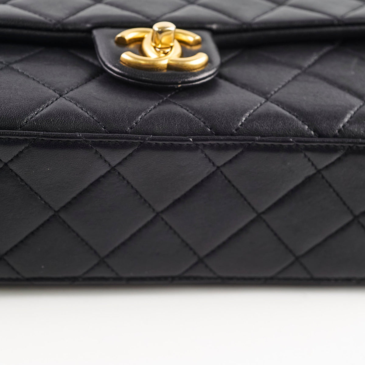 Chanel Chain Flap Bag Black GHW (microchip) - photo 11