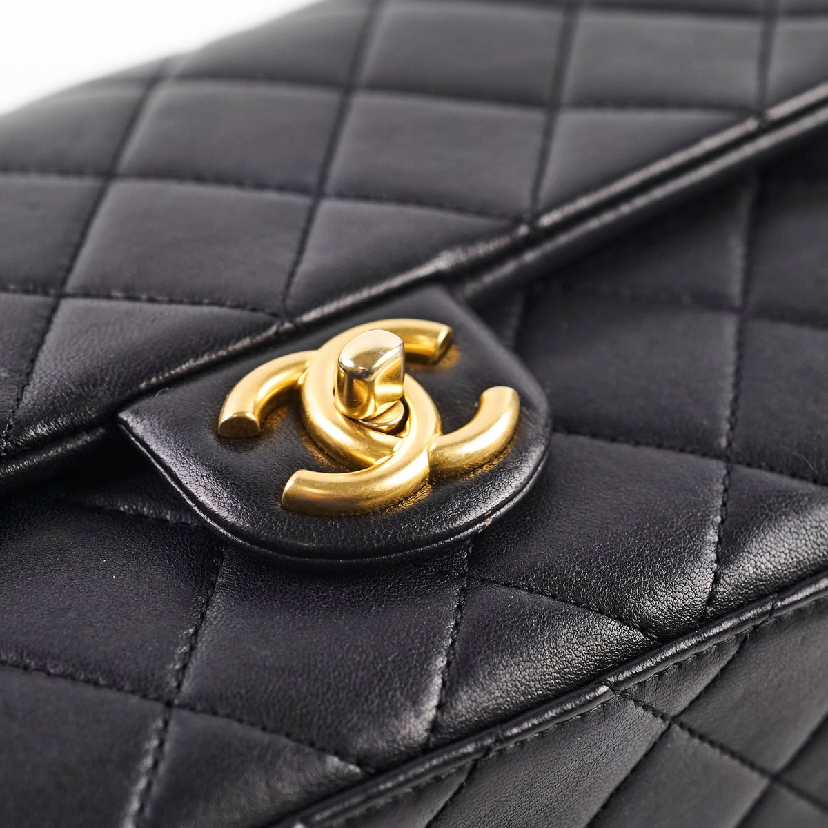 Chanel Chain Flap Bag Black GHW (microchip) - photo 13