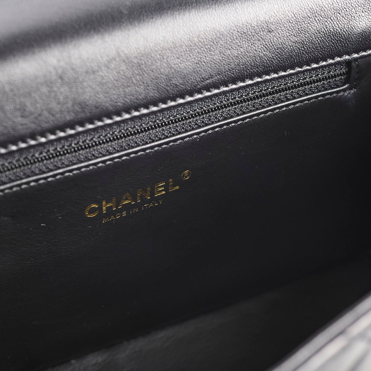 Chanel Chain Flap Bag Black GHW (microchip) - photo 9