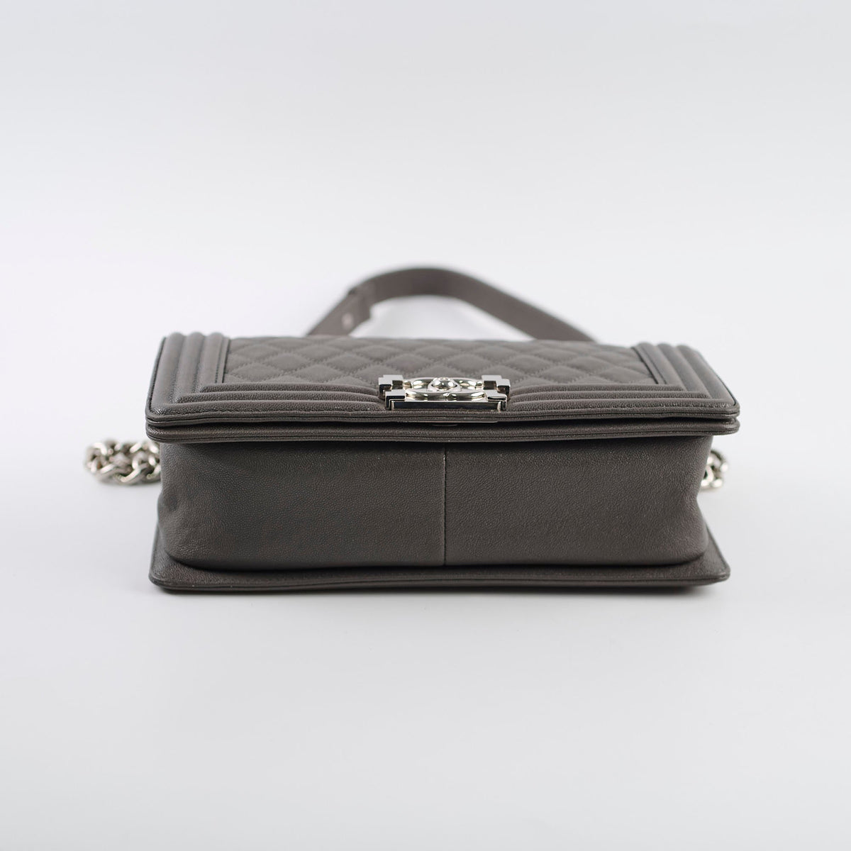Chanel Old Medium Caviar Boy Grey 2019 - photo 4
