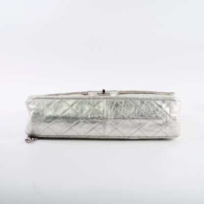 Chanel Maxi Flap Metallic Silver Series 11 - photo 4