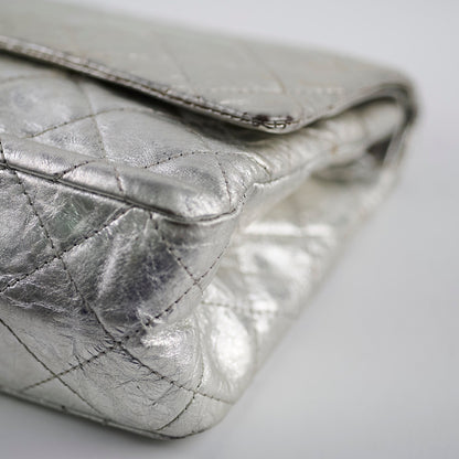 Chanel Maxi Flap Metallic Silver Series 11 - photo 13